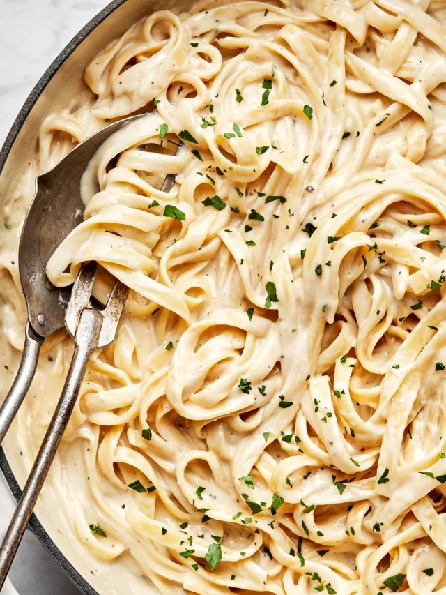 Fettuccine Alfredo